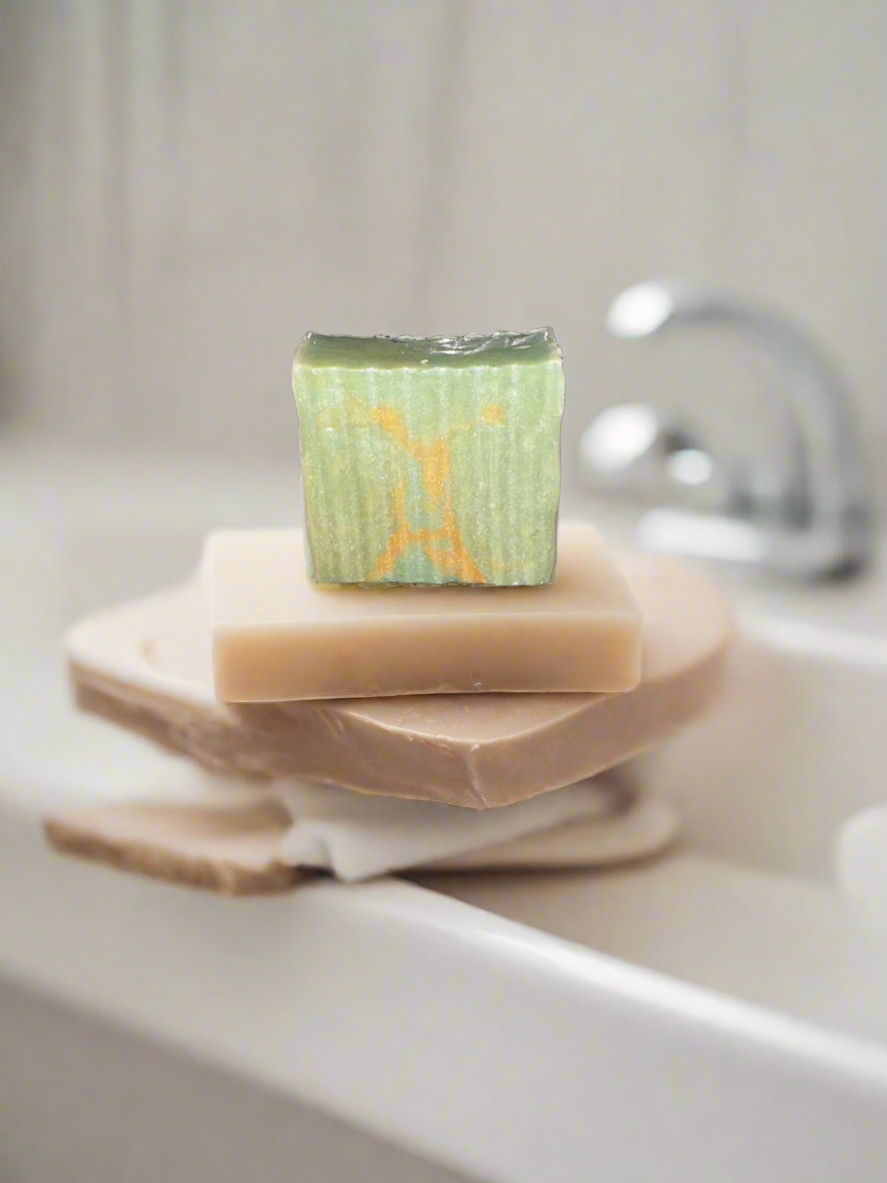 Barre de savon épaisse aux feuilles de thé et au jasmin