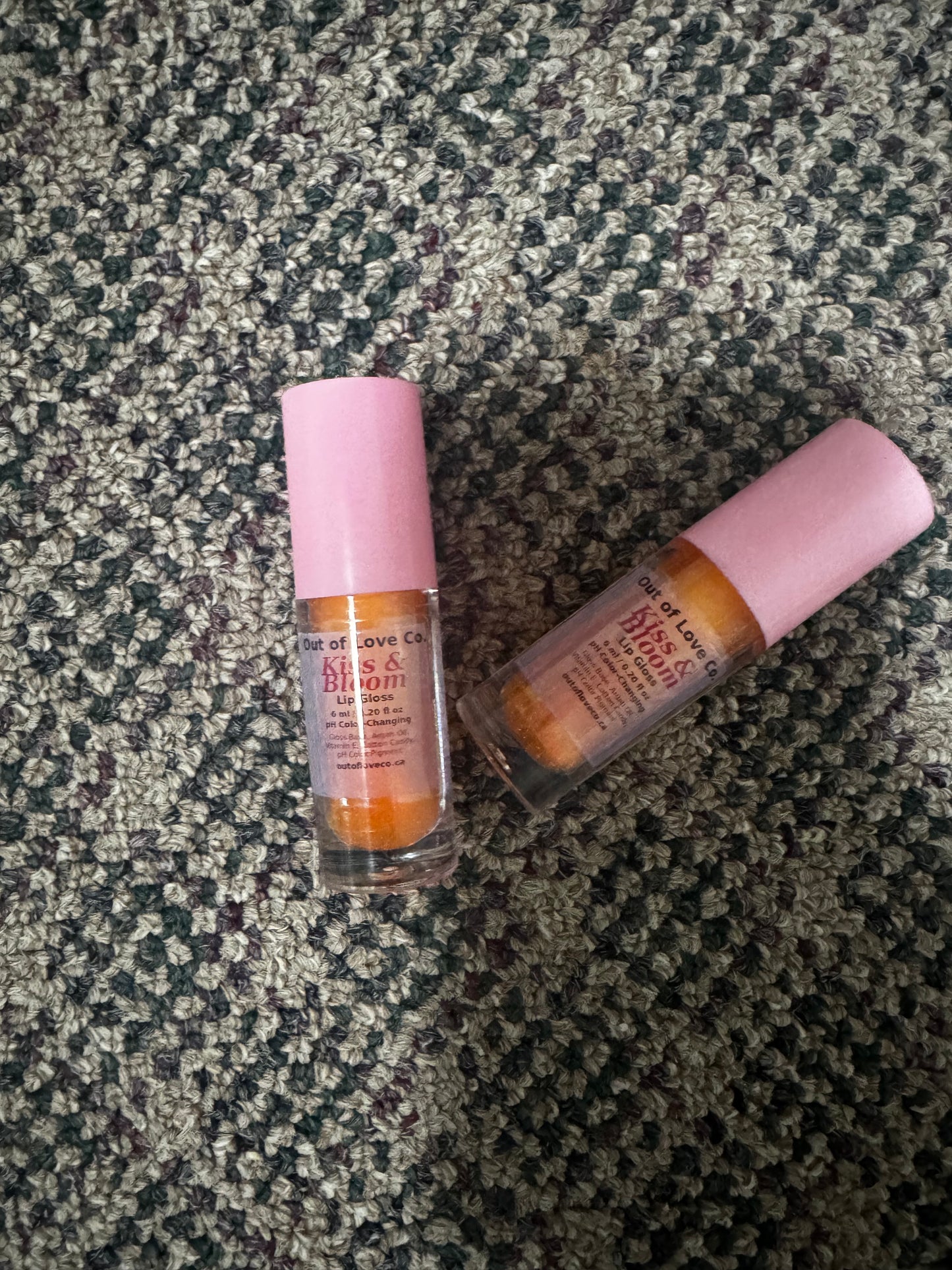 Kiss & Bloom Color Changing Lip Gloss 💖