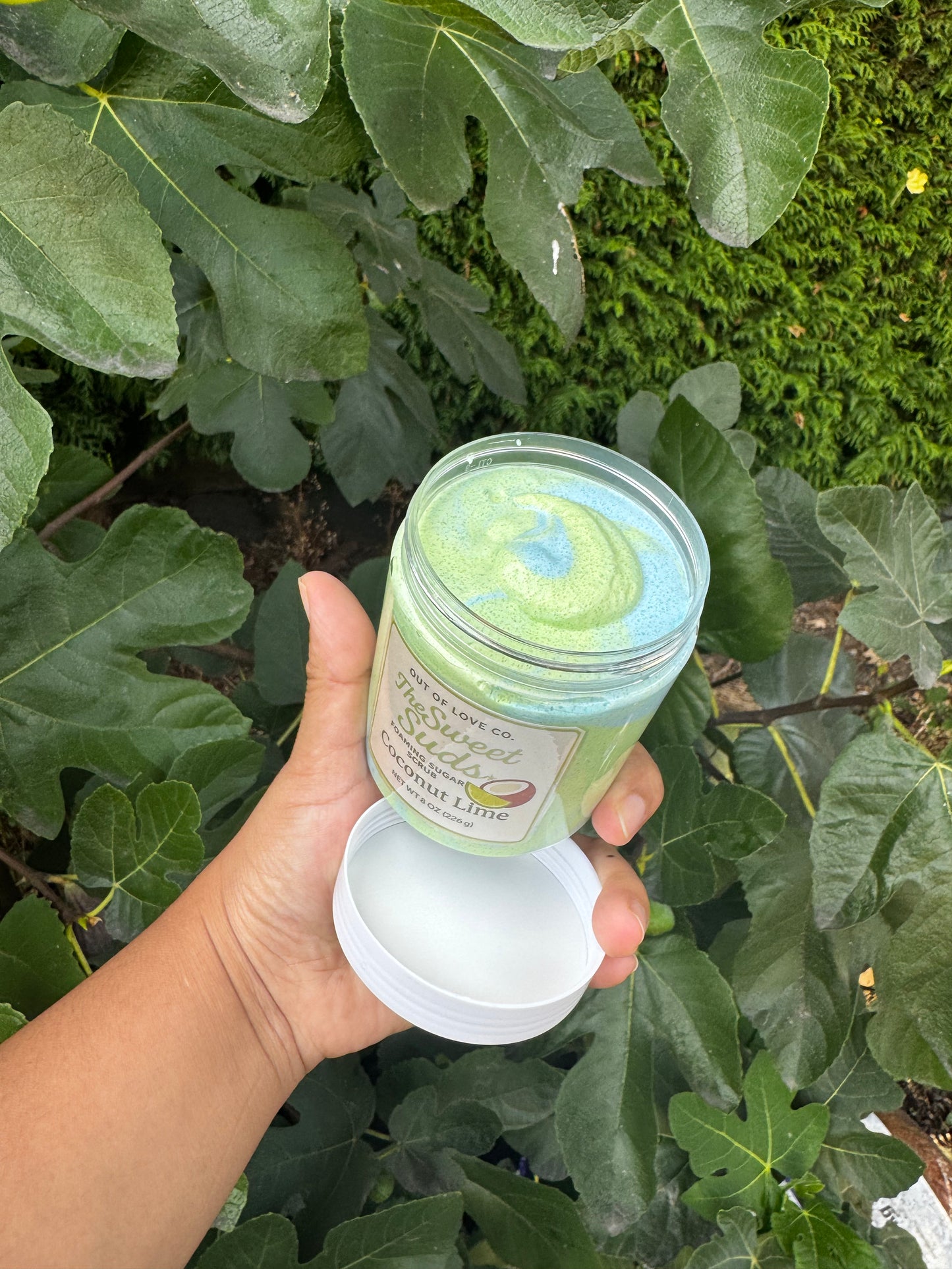 Foaming sugar scrubs